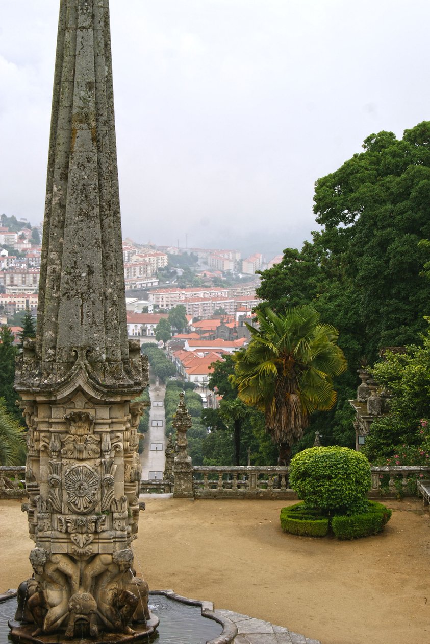Sanctuary of Nossa Senhora dos Remedios obelisk, Lamego, Portugal. 1738 (granit) av Portuguese School