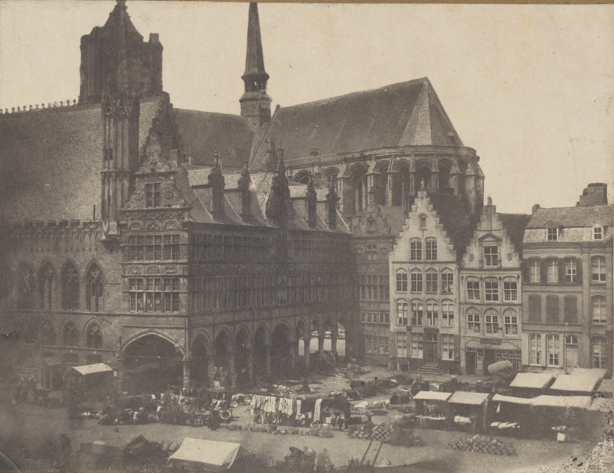 Salutorget i Ypres, ca. 1851. av Possibly by Louis Désiré Blanquart évrard.