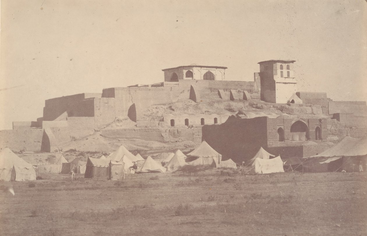 [Ett persiskt citadell i omgivningarna av Sultaniye], 1840-60-talen. av Possibly by Luigi Pesce.