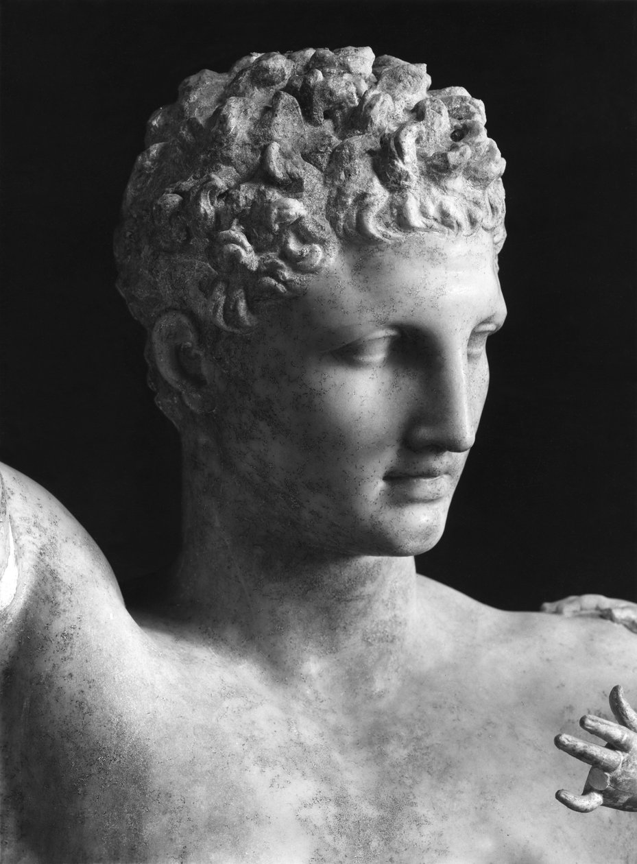 Detalj av statyn av Hermes och spädbarnet Dionysos, c.330 f.Kr. (parian marmor), chef för Hermes (se BAL 54791) av Praxiteles