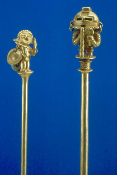 Tidiga Calima lime dippers (gjutet guld) av Pre Columbian Pre Columbian