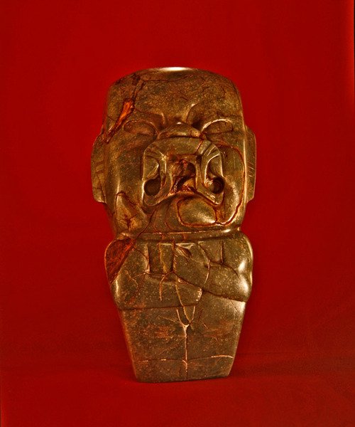 The Kunz Axe (genomskinlig matt blågrön jade) av Pre Columbian Pre Columbian