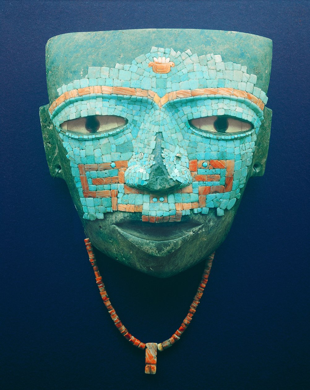 Begravningsmask från Teotihuacan (sten, turkos, obsidian och skal) av Pre Columbian