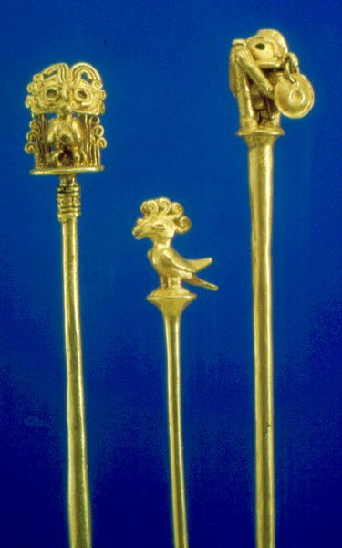 Tidiga Calima lime dippers (gjutet guld) av Pre Columbian Pre Columbian