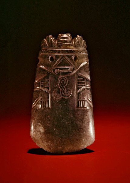 Keltfigur med djur och fåglar på huvudbonad, från Guacimo, Linea Vieja-området (genomskinlig havsgrön jade) av Pre Columbian Pre Columbian