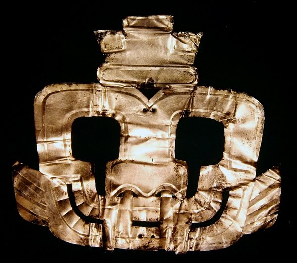 Hamrat silver pumahuvud, från Pachacamac, Peru (silver) av Pre Columbian Pre Columbian
