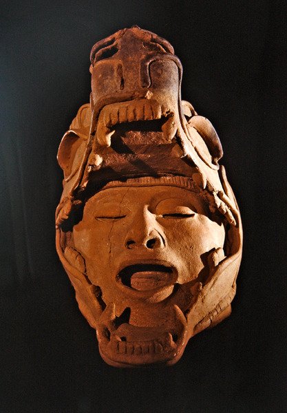 Människohuvud i en jaguars mun, Remojadas Culture, Vera Cruz (keramik) av Pre Columbian Pre Columbian
