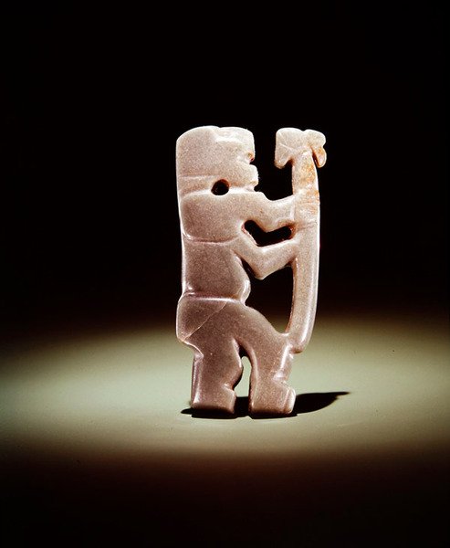 Stabsbärarhänge, från Guacimo, Linea Vieja-området (halvgenomskinlig blekgrön jade) av Pre Columbian Pre Columbian