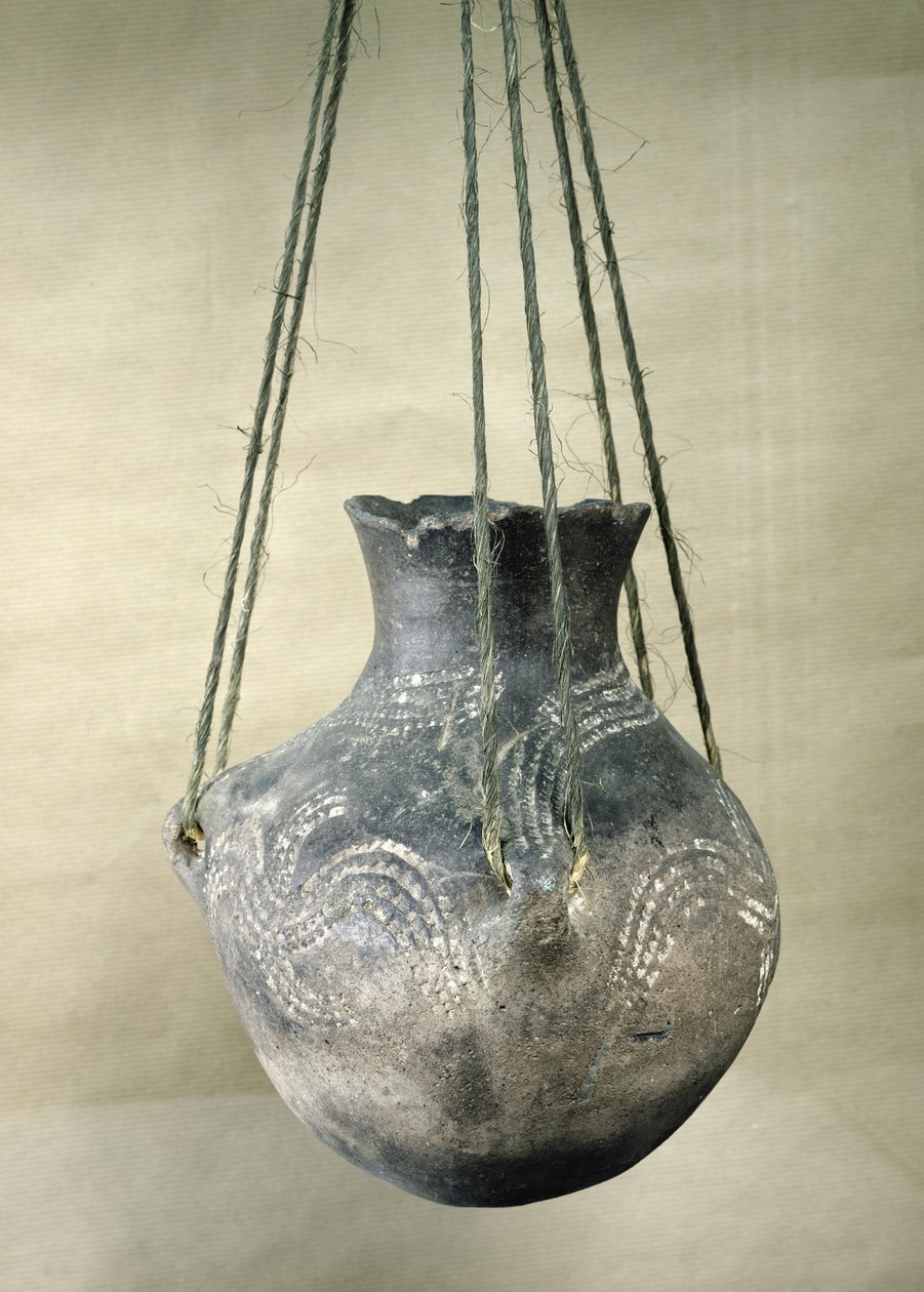 Fartyg med dekor i bandliknande stil, från Belloye-sur-Somme, Danubian Neolithic, c.3500 f.Kr. (terrakotta) av Prehistoric