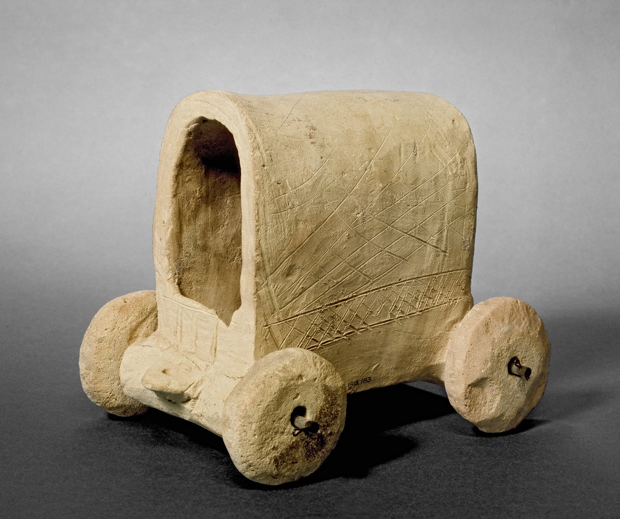 Modell av en täckt vagn, sägs vara från Hammam nära Carchemish (Jerablus) Syrien, ca 2400-2300 f.Kr. (terrakotta) av Prehistoric