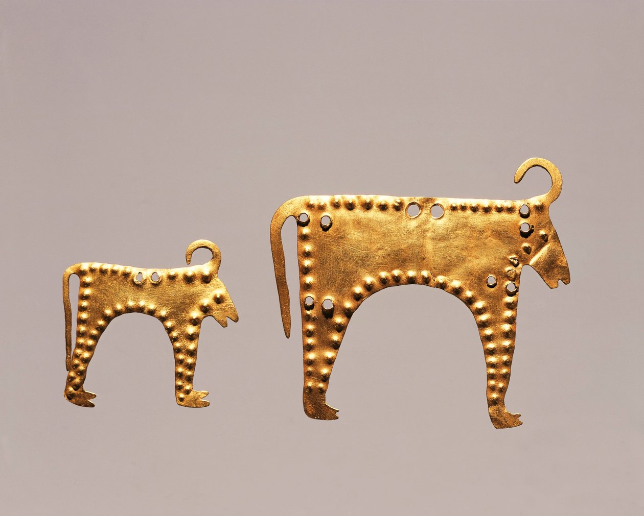 Djurfigurer från utgrävningar i Varna, grav 36 (bladguld) av Prehistoric Prehistoric