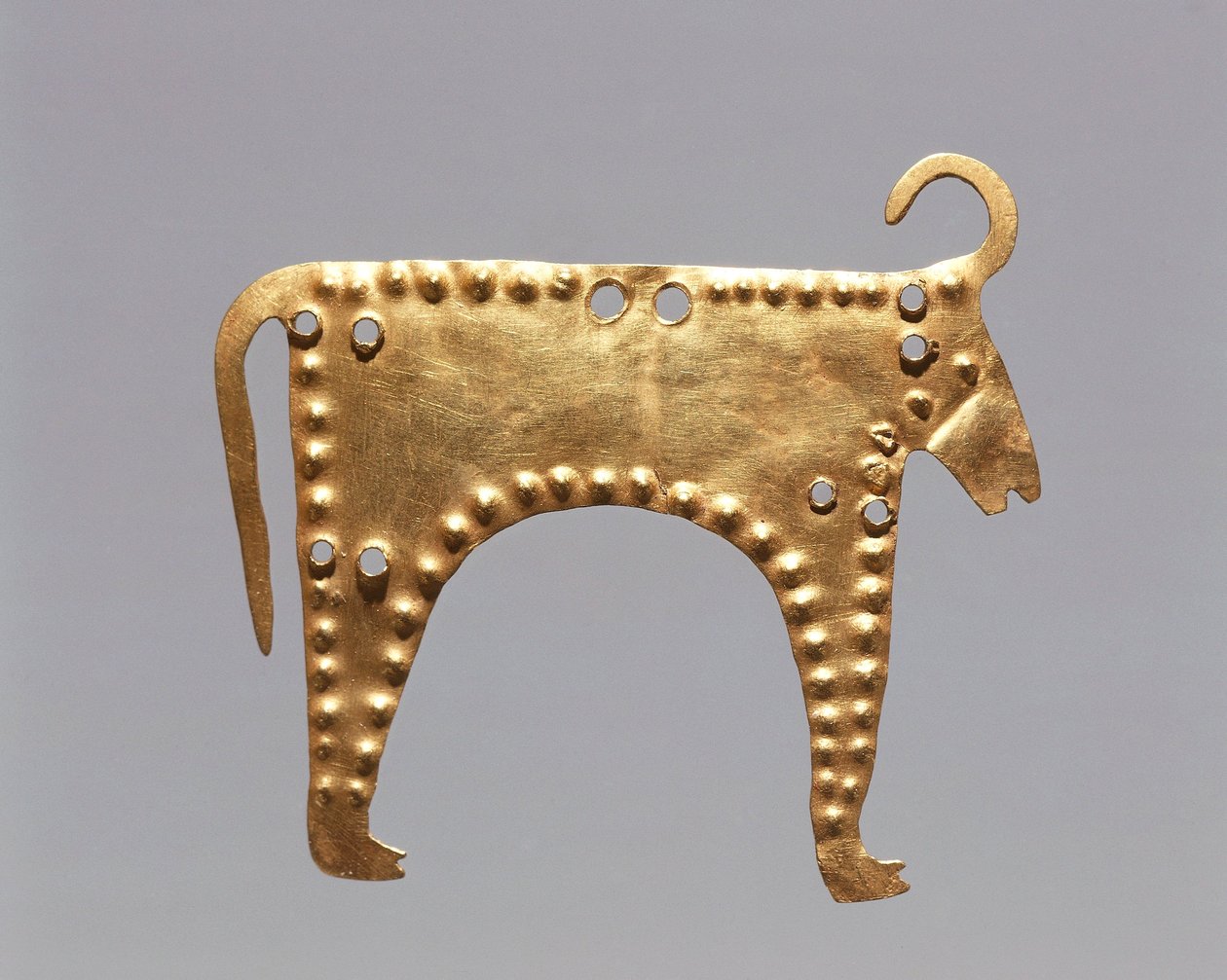 Bulgarien, Sofia, Nationalhistoriska museet, Bladguld med djurfigurer från Varna av Prehistoric Prehistoric