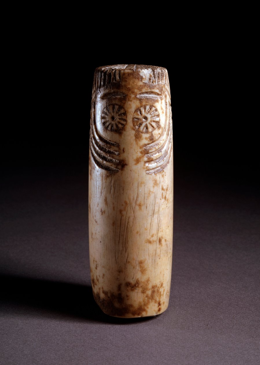 Idol som kolumn. Elfenbensskulptur, cirka 5000 f.Kr av Prehistoric Prehistoric