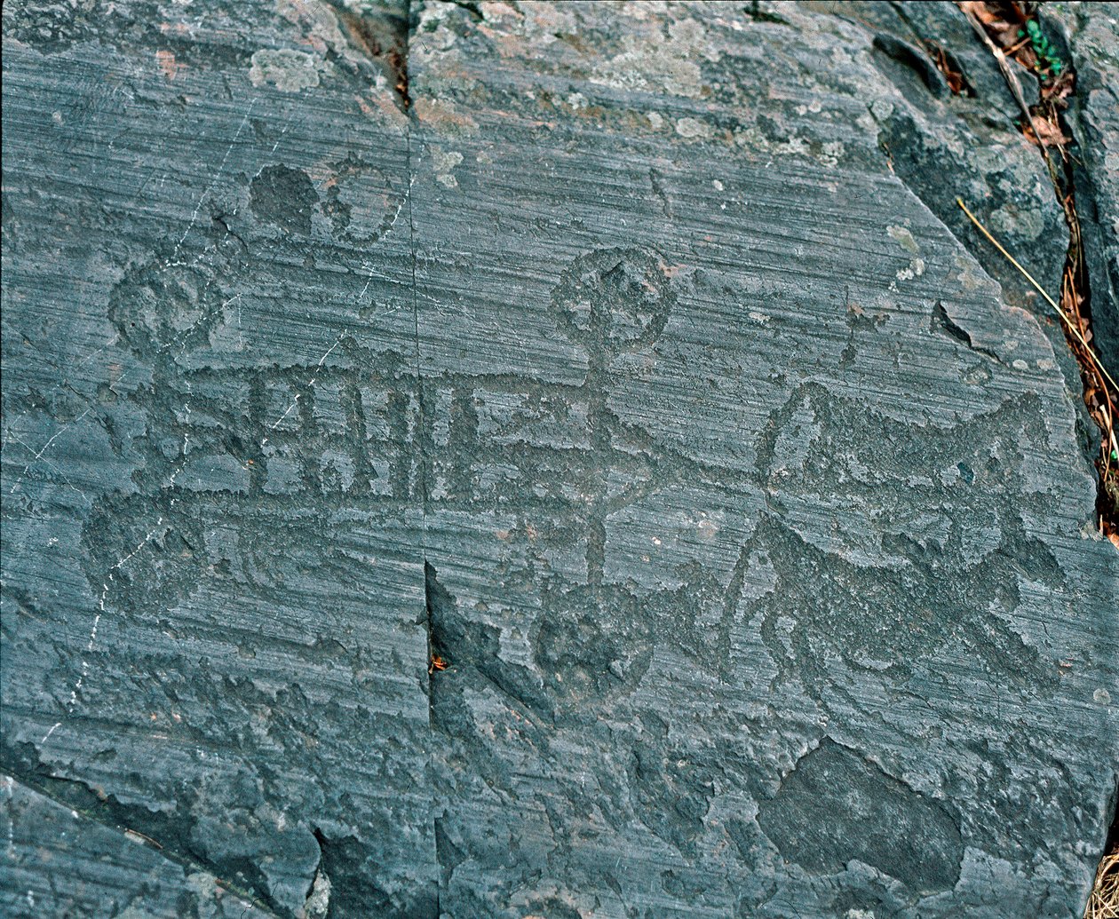 Förhistoria: Camunni civilisation: en vagn avfyrad av hästar, hjul är representerade med ekrar och hästar är i profil i ett försök att prospektera. Bergstick av sten 23 av Naquane (Valcamonica, Val Camonica, Brescia). Period mellan neolitikum och bro av Prehistoric Prehistoric