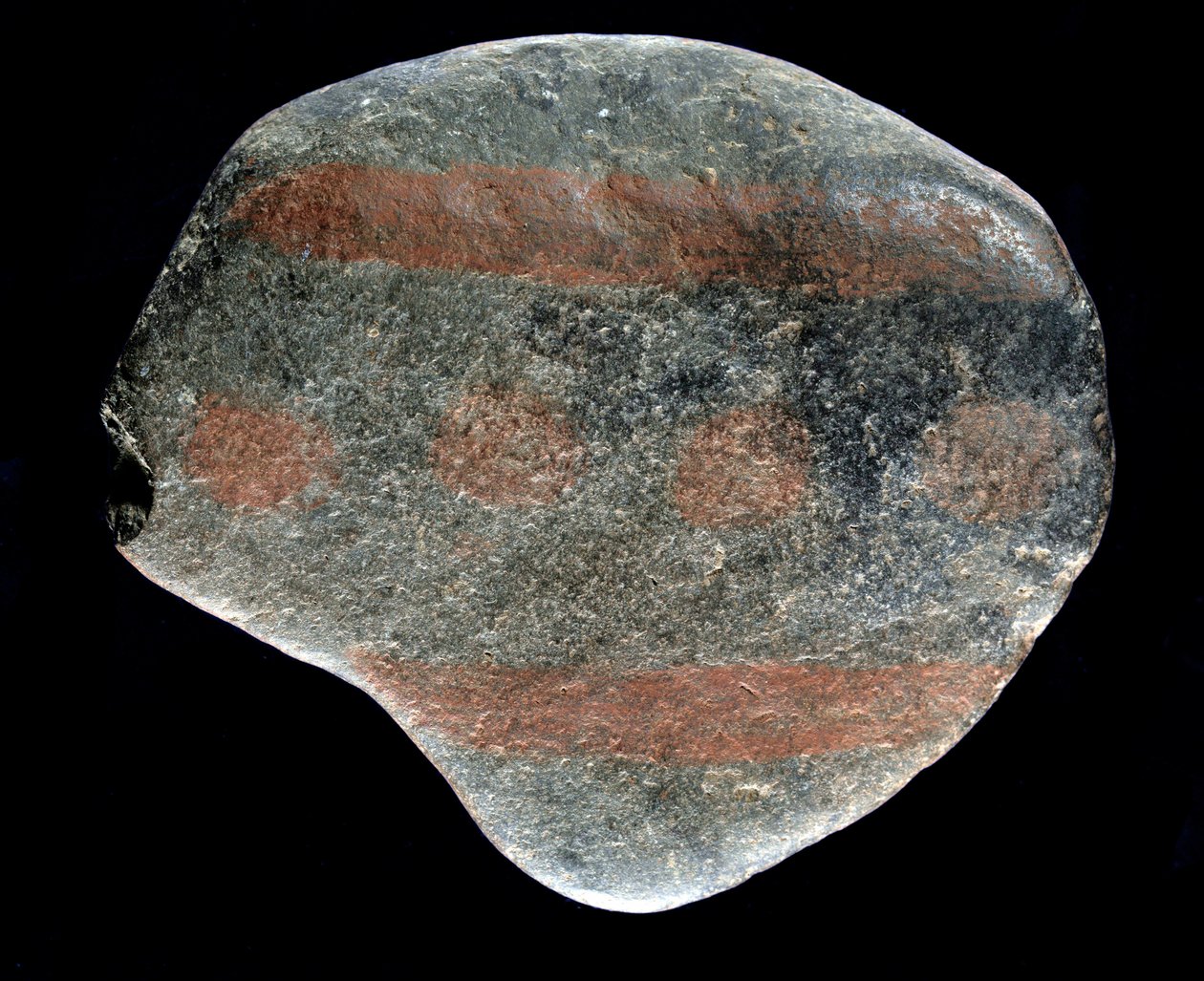 Förhistoria: målad sten från Azilians tid. 9000 f.Kr. Saint-Germain-en-Laye, National Archaeology Museum av Prehistoric Prehistoric
