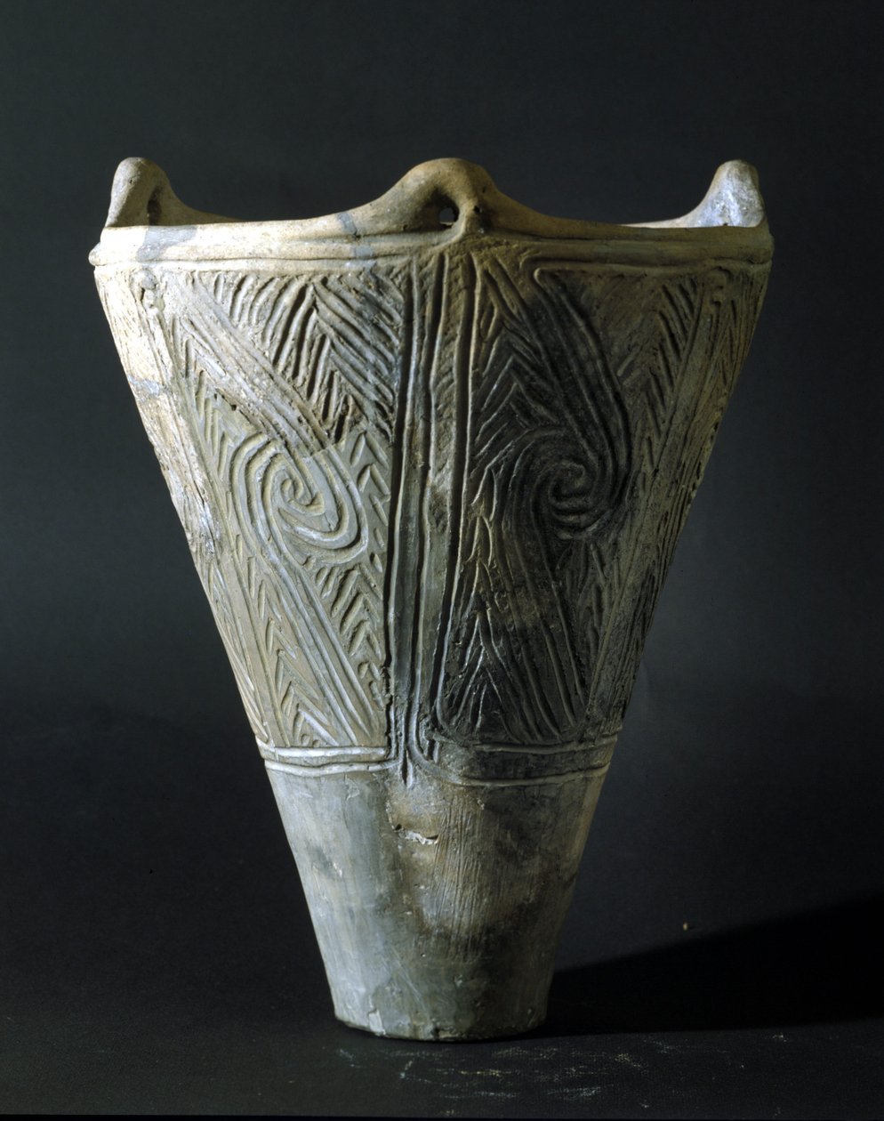 Terrakottavas från Jomon-perioden (förhistoria i Japan). Rom, Nationalmuseet för orientalisk konst. av Prehistoric Prehistoric