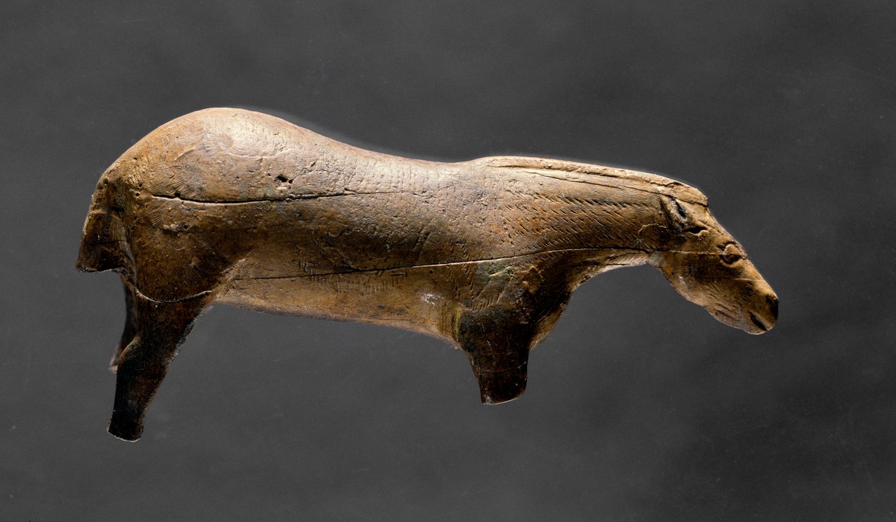 Hästen från Lourdes. Elfenbensfigur från Espelugue-grottan. Övre paleolitikum av Prehistoric Prehistoric