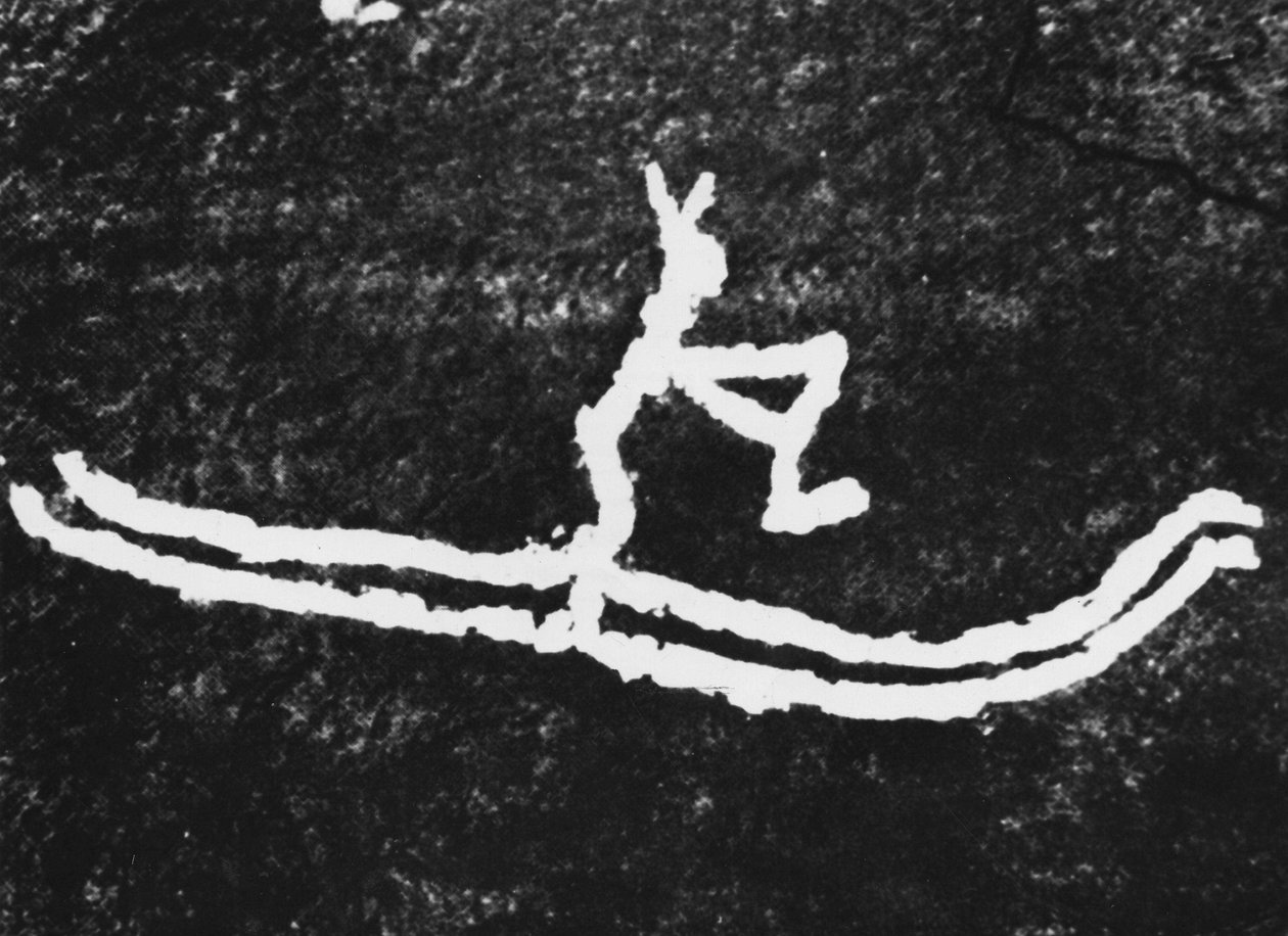 Den äldsta plastrepresentationen av skidåkning: bergstick vid Rodeo Joetta i Nordnorge, upptäckt av Gostrom Cjessing 1933 och daterad omkring 4000 f.Kr. av Prehistoric Prehistoric