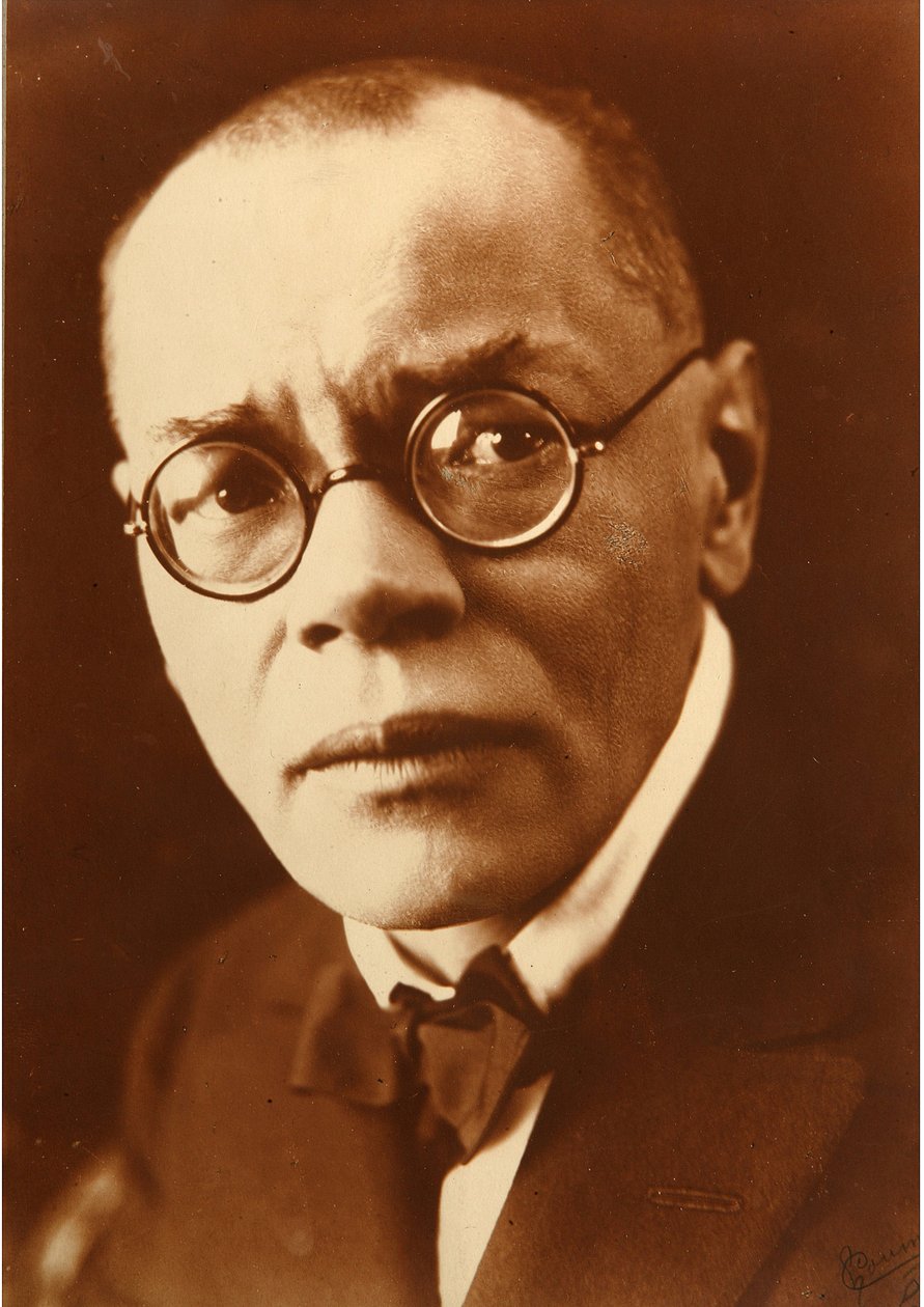 Porträtt av utomhus Alexei Mikhailovich Remizov (Alexey, Alexei) (1877-1957). Fotograf Petr Ivanovich Shumov (1872-1936) av Pyotr Ivanovich Shumov