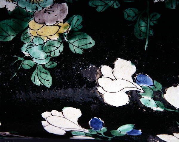 Stor Famille Noire Yen Yen-vas, Kangxiperioden (1662-1722) (porslin) (detalj av 272191) av Qing Dynasty Chinese School
