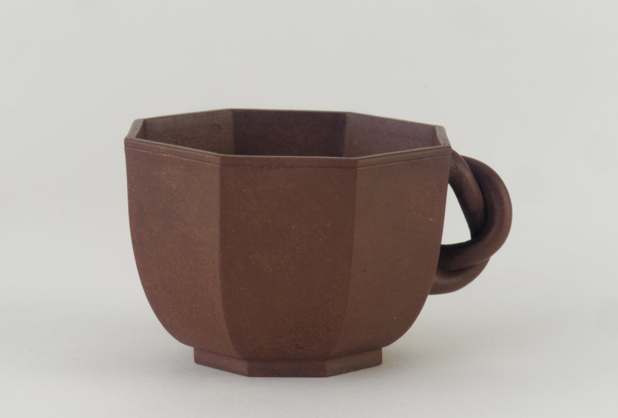 Åttakantig kopp, Chengzhai, troligen 1800-talet (oglaserad stengodslera) av Qing Dynasty Chinese School