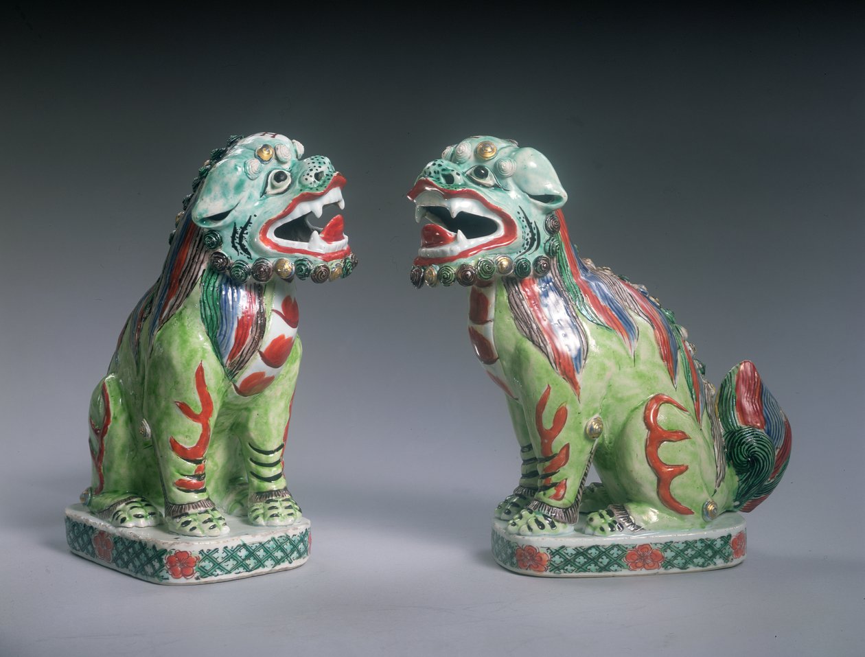 Par Famille Verte Lions, Kangxi-perioden (1662-1722) (porslin) av Qing Dynasty Chinese School