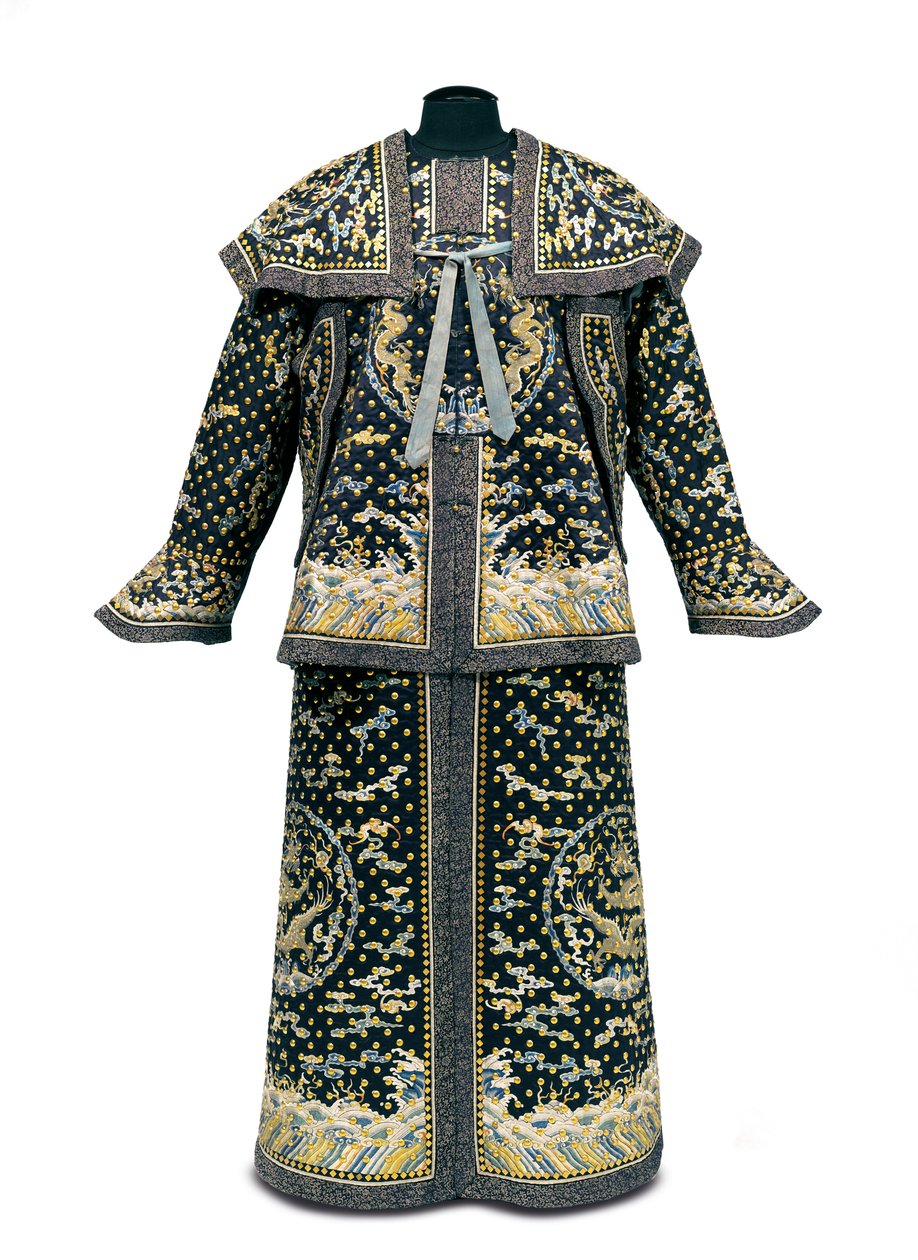 Sällsynt kejserlig gardists ceremoniella uniform, Qianlong / Jiaqing-perioden (1736-1820) (silkesatin) (se även 992766-7) av Qing Dynasty Chinese School