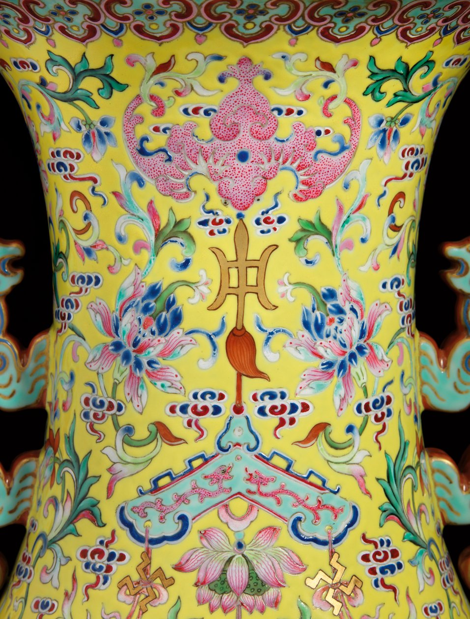 Detalj från en av ett par Imperial Famille Rose-vaser (keramik) av Qing Dynasty   Jiaqing Period Chinese School