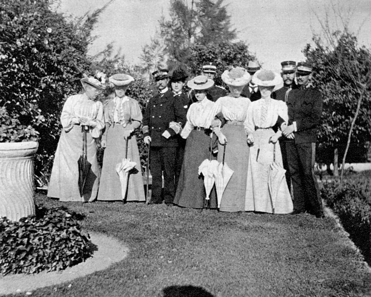 Familjegrupp i Aten, 1908. av Queen Alexandra