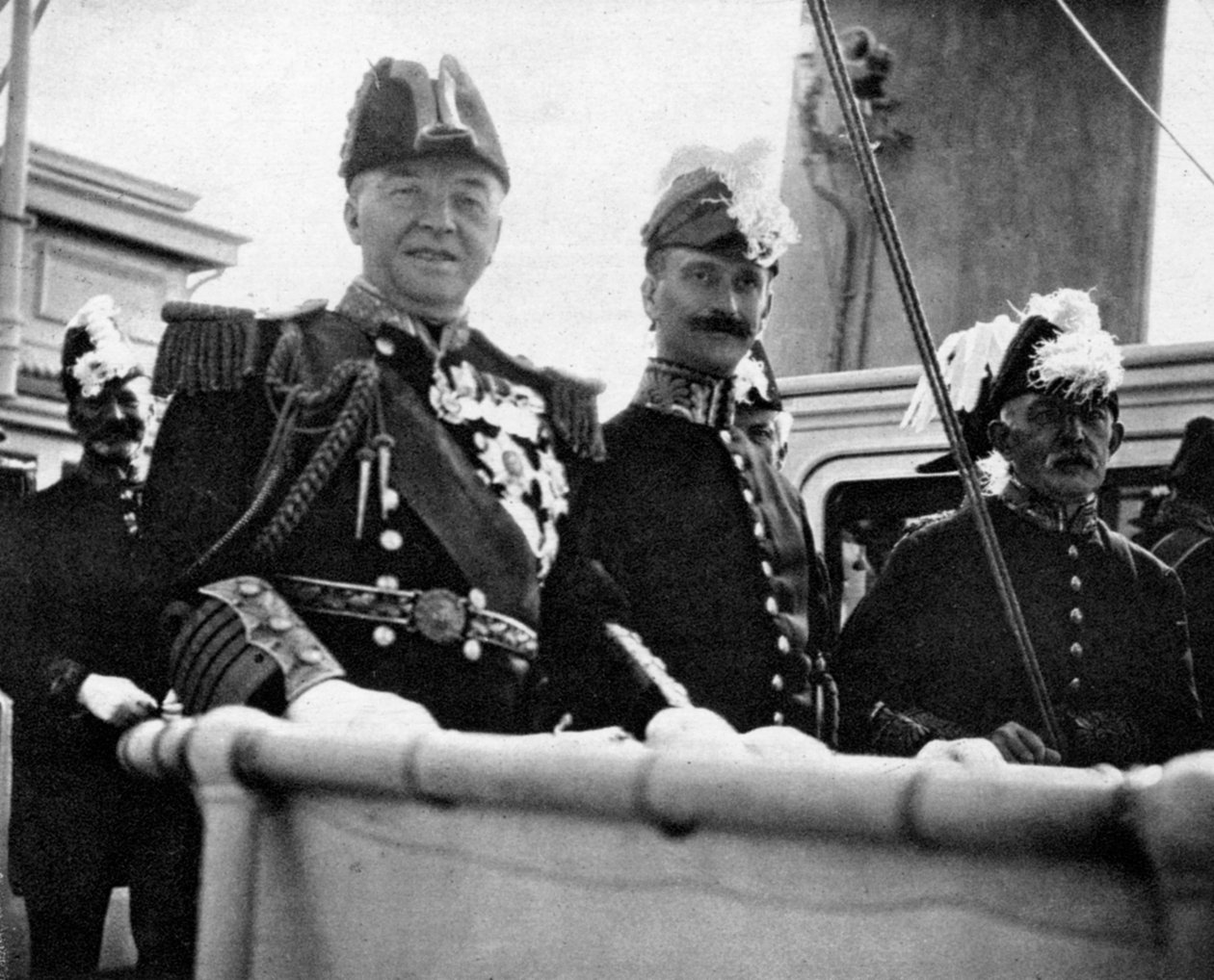 Amiralitetets herrar vid Naval Review 1907 1908. av Queen Alexandra