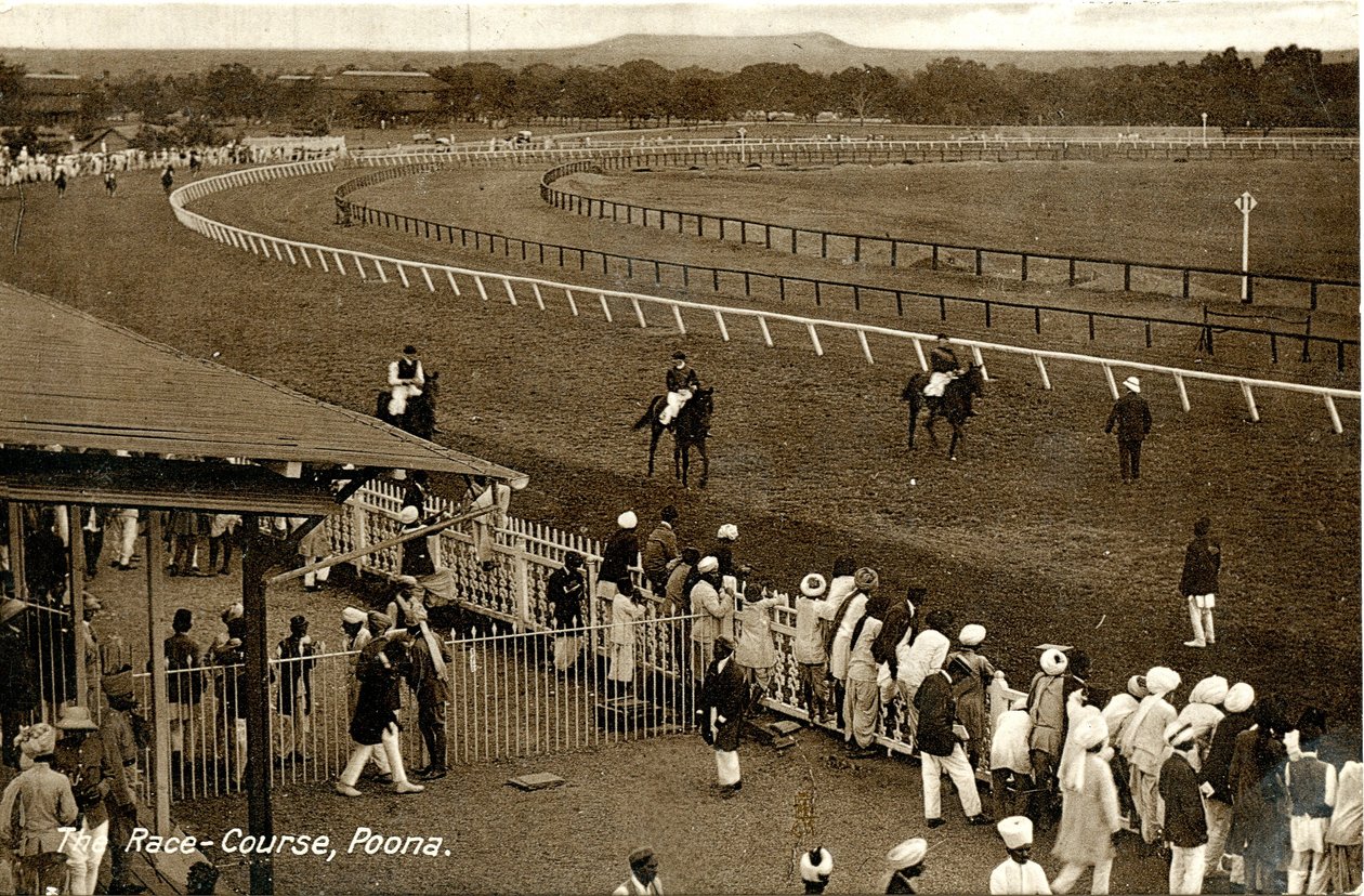 The Race-Course, Poona, ca 1900-30 (sepiafoto) av Raphael Tuck and Sons