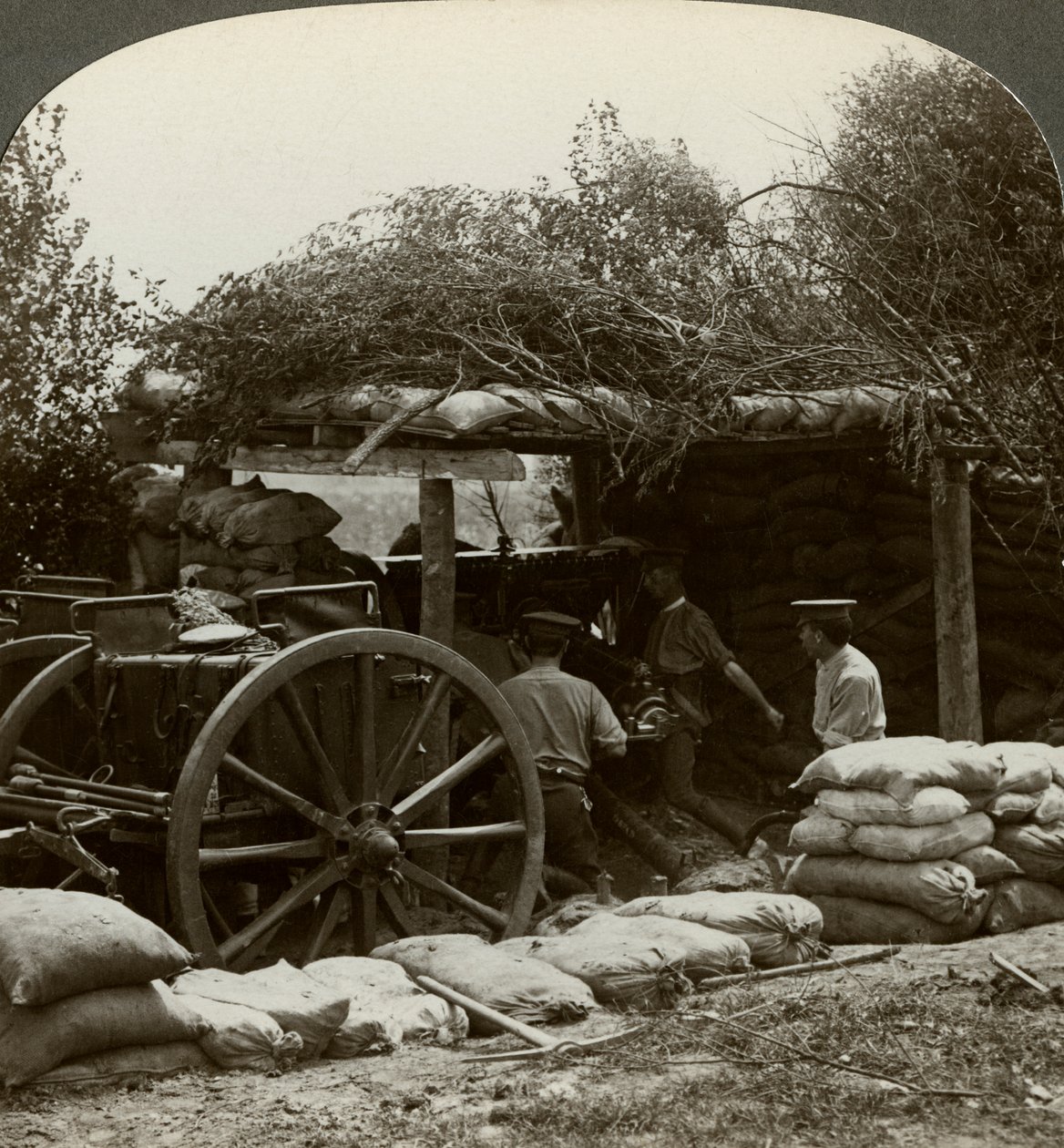 Artilleriposition, första världskriget, 1914-1918. av Realistic Travels Publishers