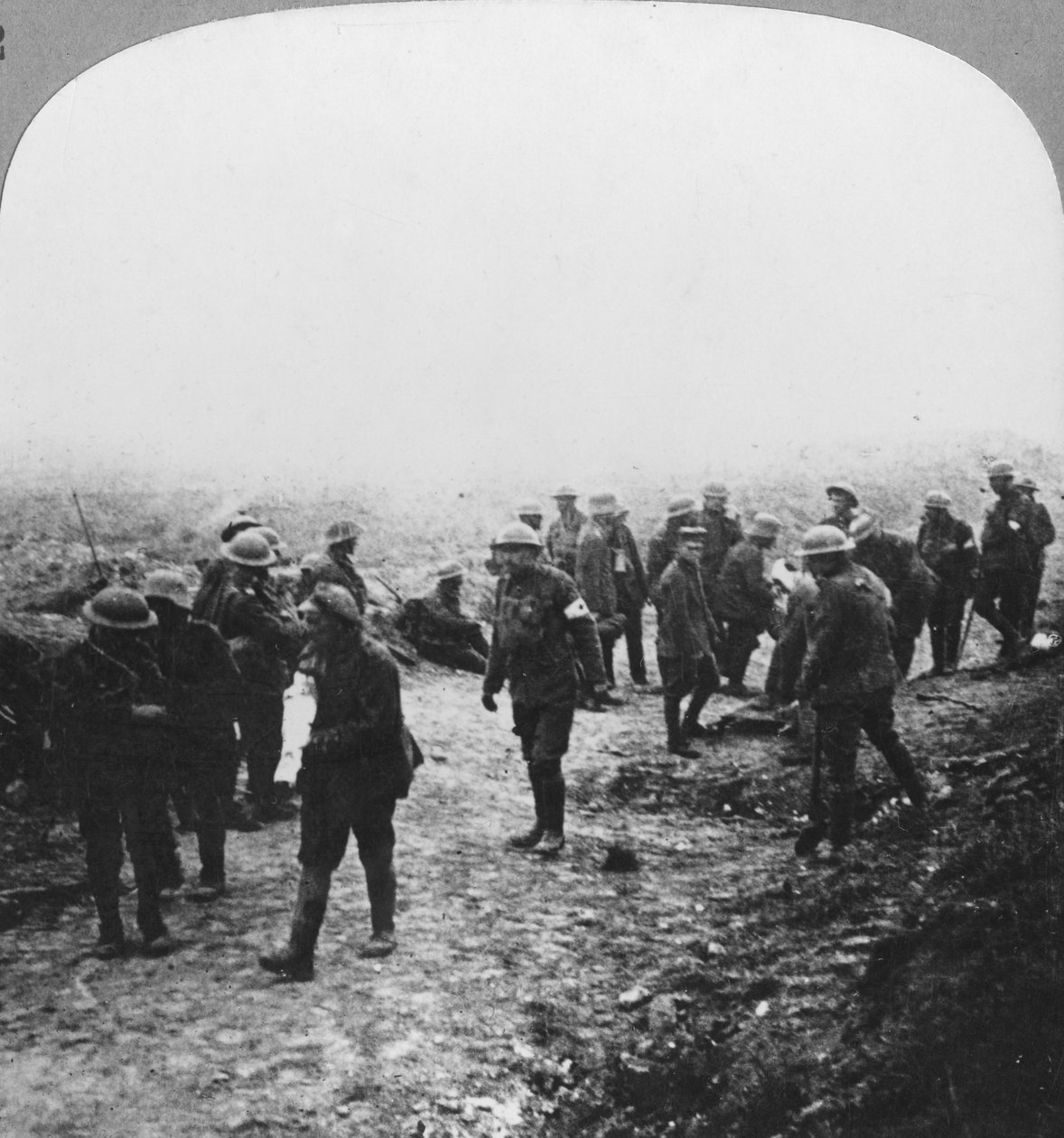 Ta hand om de sårade på Menin Road, Ypres, Flandern, Belgien, första världskriget, c1914-c1918 av Realistic Travels Publishers