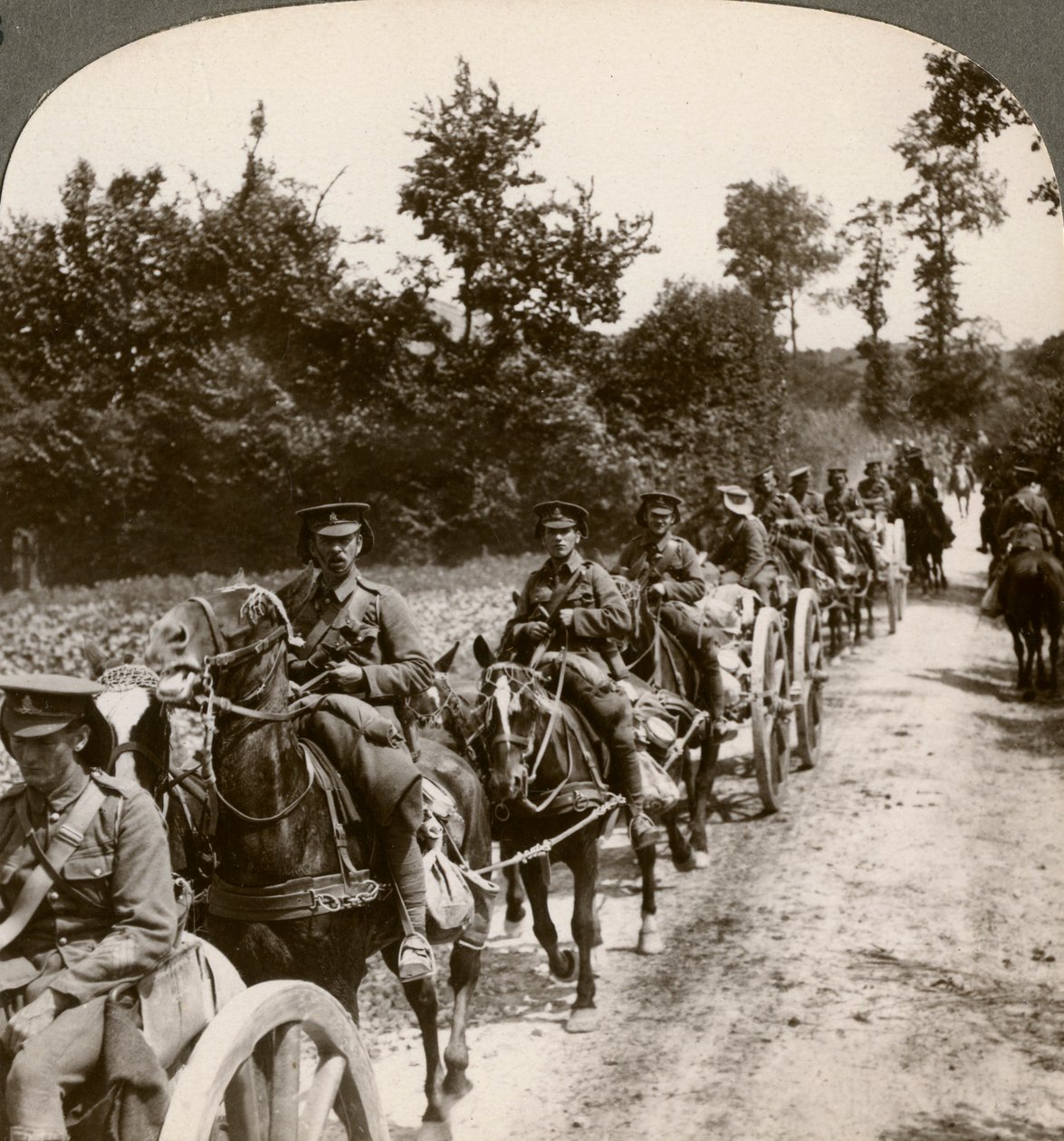 Att ta upp reservammunition, första världskriget, 1914-1918. av Realistic Travels Publishers