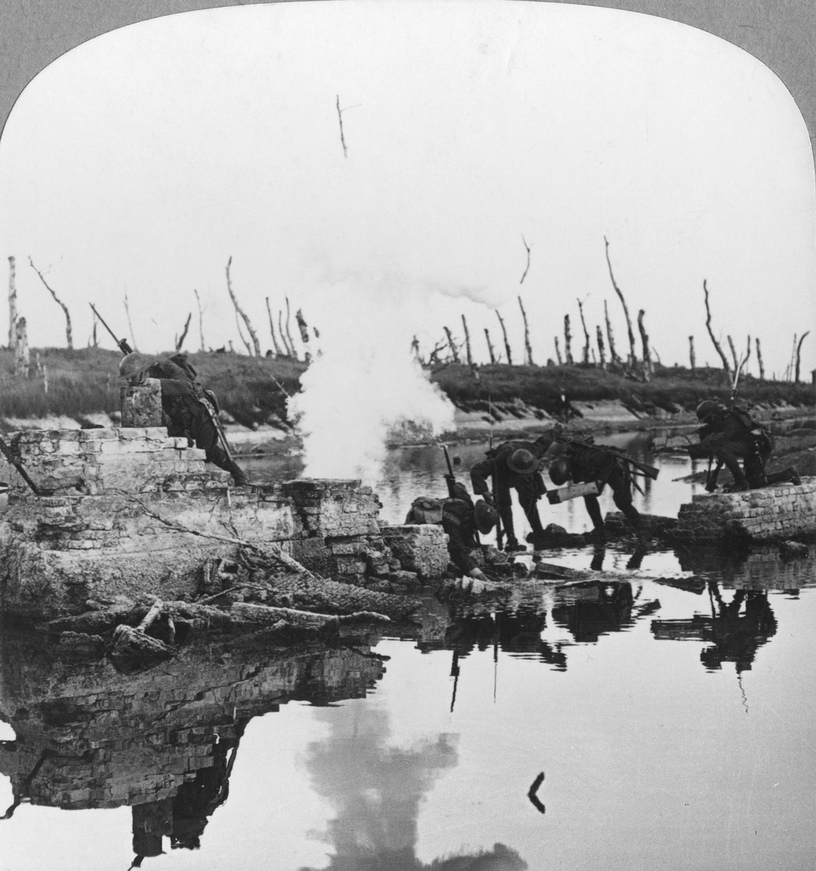 Brittiska trupper på Yser-kanalen, Flandern, Belgien, första världskriget, c1914-c1918 av Realistic Travels Publishers
