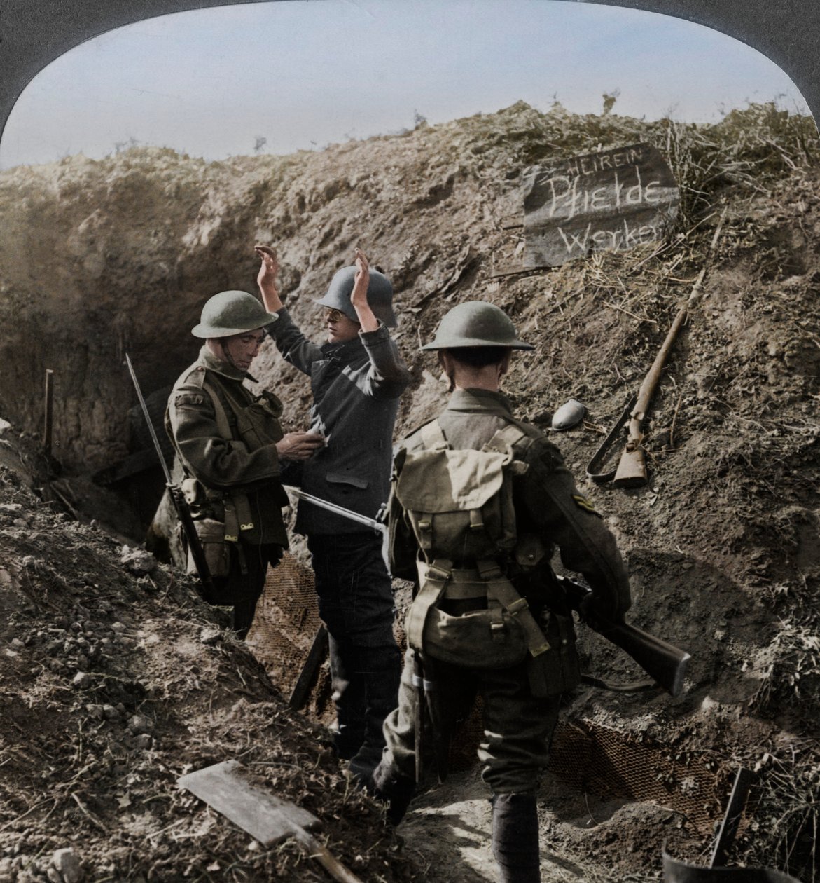 Förhör med en tysk fånge för att få information, första världskriget 1914-1918 av Realistic Travels Publishers