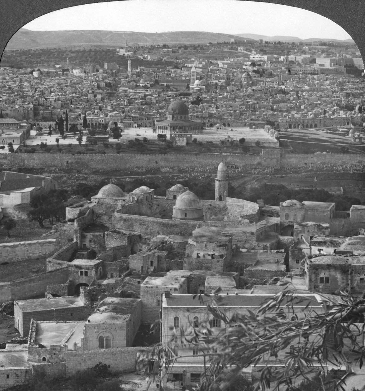 Jerusalem den heliga staden, räddad från turkarna, Palestina, första världskriget, c1917-1918 av Realistic Travels Publishers
