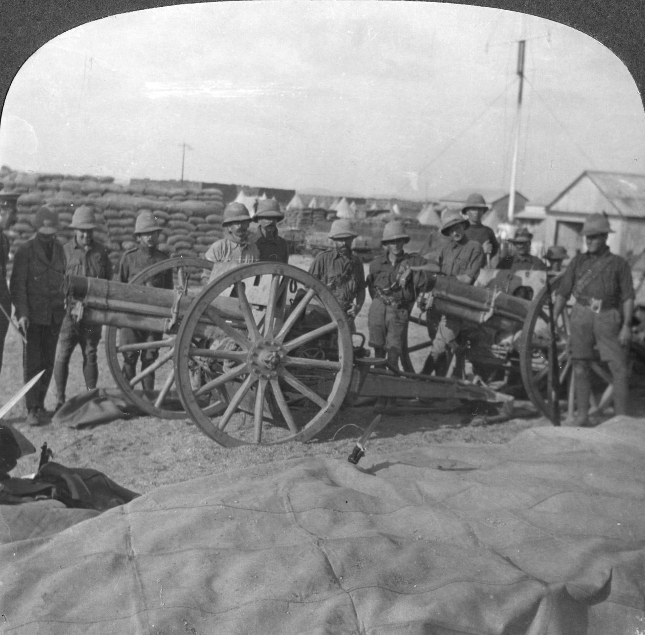 krigsbyte, vapen och förråd fångat från turkarna, Palestina, första världskriget, c1914-c1918 av Realistic Travels Publishers