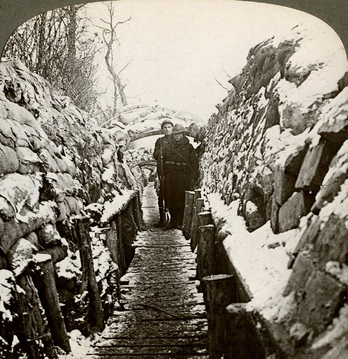 Vinter i de belgiska skyttegravarna i Nieuwpoort, Belgien 1900-talet. av Realistic Travels Publishers
