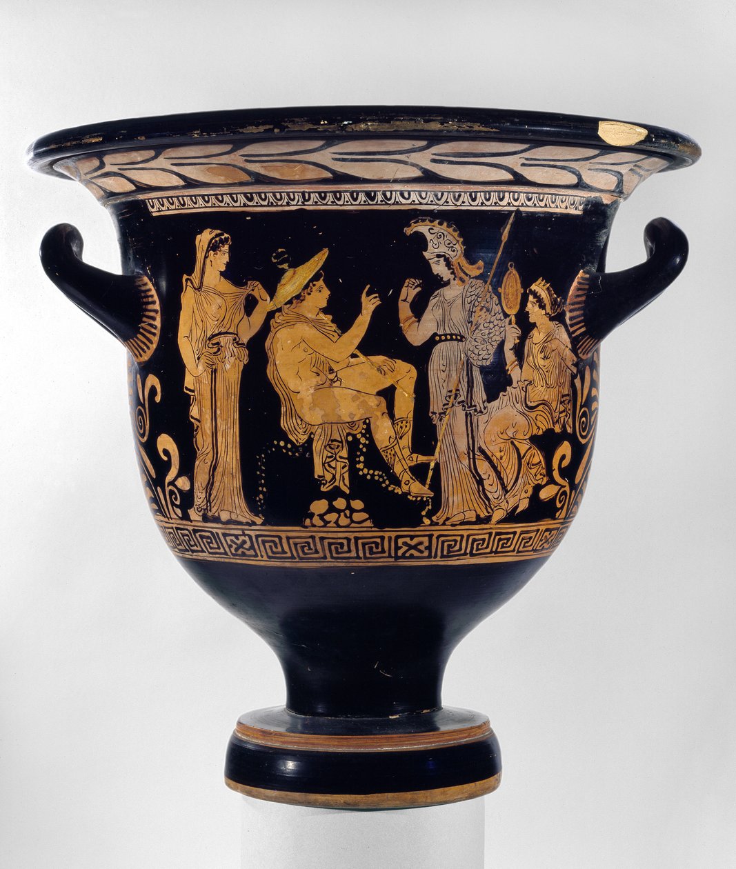 Apuliansk klockkrater med röd figur dekorerad med en scen av Parisdomen, c.375-350 f.Kr. (keramik) av Rehearsal Painter