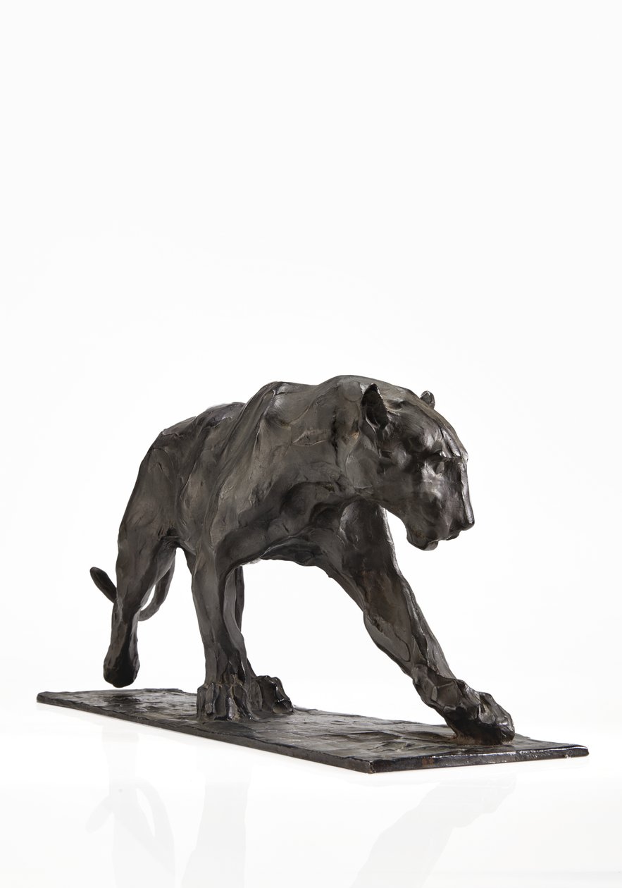 Panther walking, bakre ben höjt, ca 1904 (patinerad brons) av Rembrandt Bugatti