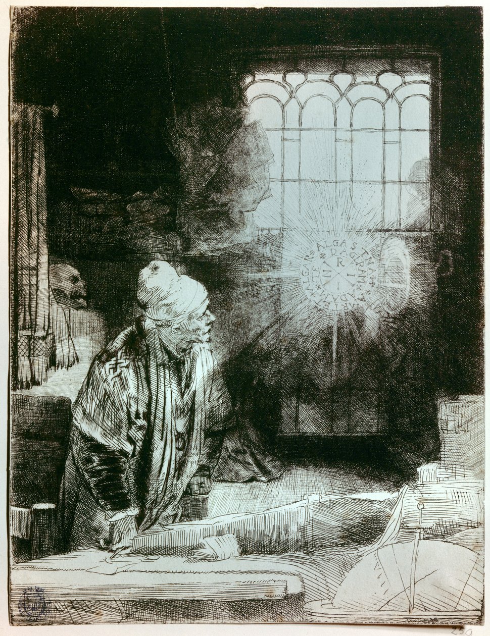 Dr Faust i sin verkstad Kopparstick av Rembrandt Harmensch van Rijn (1606 - 1669). Den lysande skivan som dyker upp framför fönstret kopierar inskriptionen av en metallamulett som har hittats, vars svårfångade betydelse skulle ha fascinerat Rembra av Rembrandt van Rijn