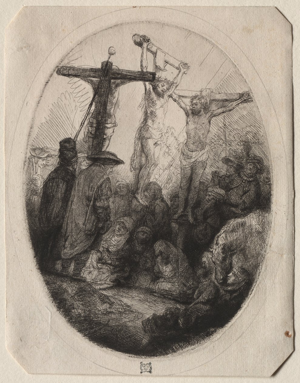 Kristus korsfäst mellan två tjuvar: en oval tallrik av Rembrandt van Rijn