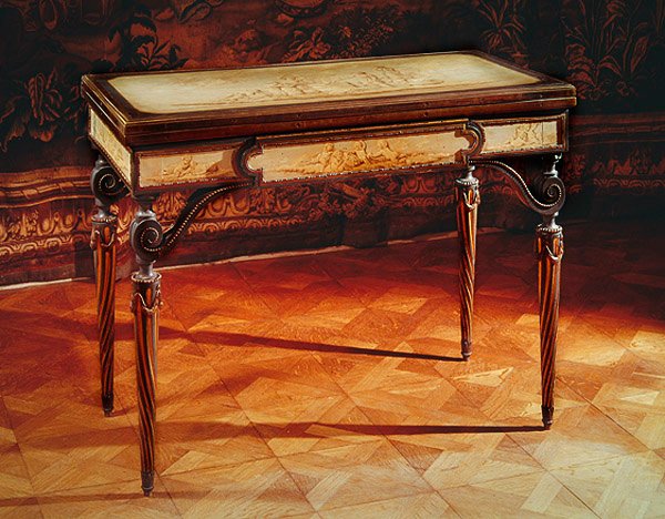 Spelbord som en gång tillhörde Marie-Antoinette (målat trä) av Rene Dubois