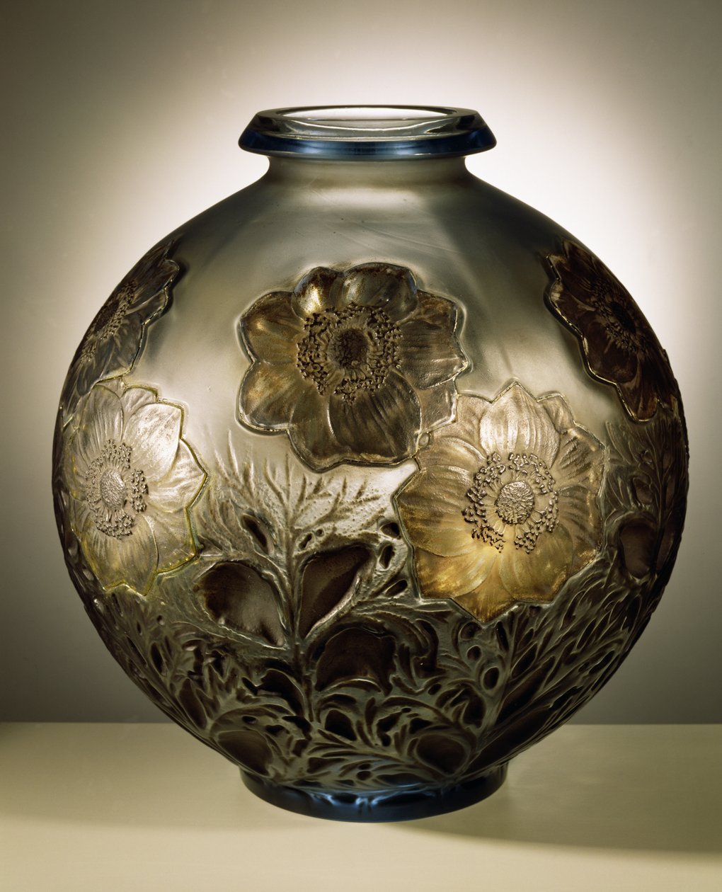Anemones vas, 1913 (blekblått och frostat glas) av Rene Jules Lalique