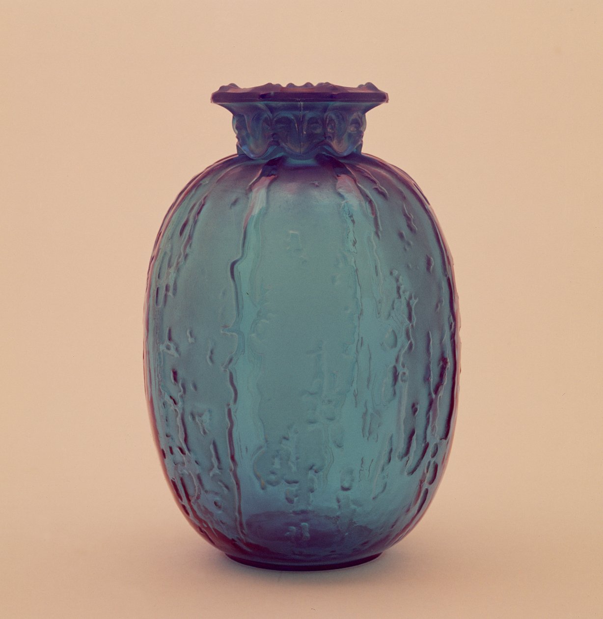 Täckt vas med satinering, ca 1902 (glas) av Rene Jules Lalique