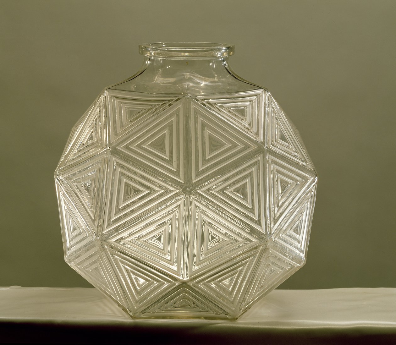 Vas från Nanking, 1925 (klart och frostat glas) av Rene Jules Lalique