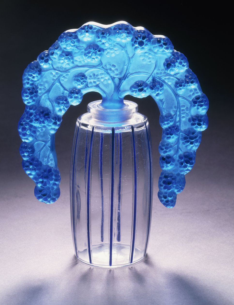 Bouchons Mures No. 495, c.1920 (klart och blåemaljerat glas) av Rene Jules Lalique