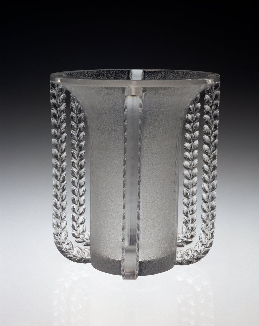 Vas "Marignane", formgiven 11 maj av Rene Jules Lalique