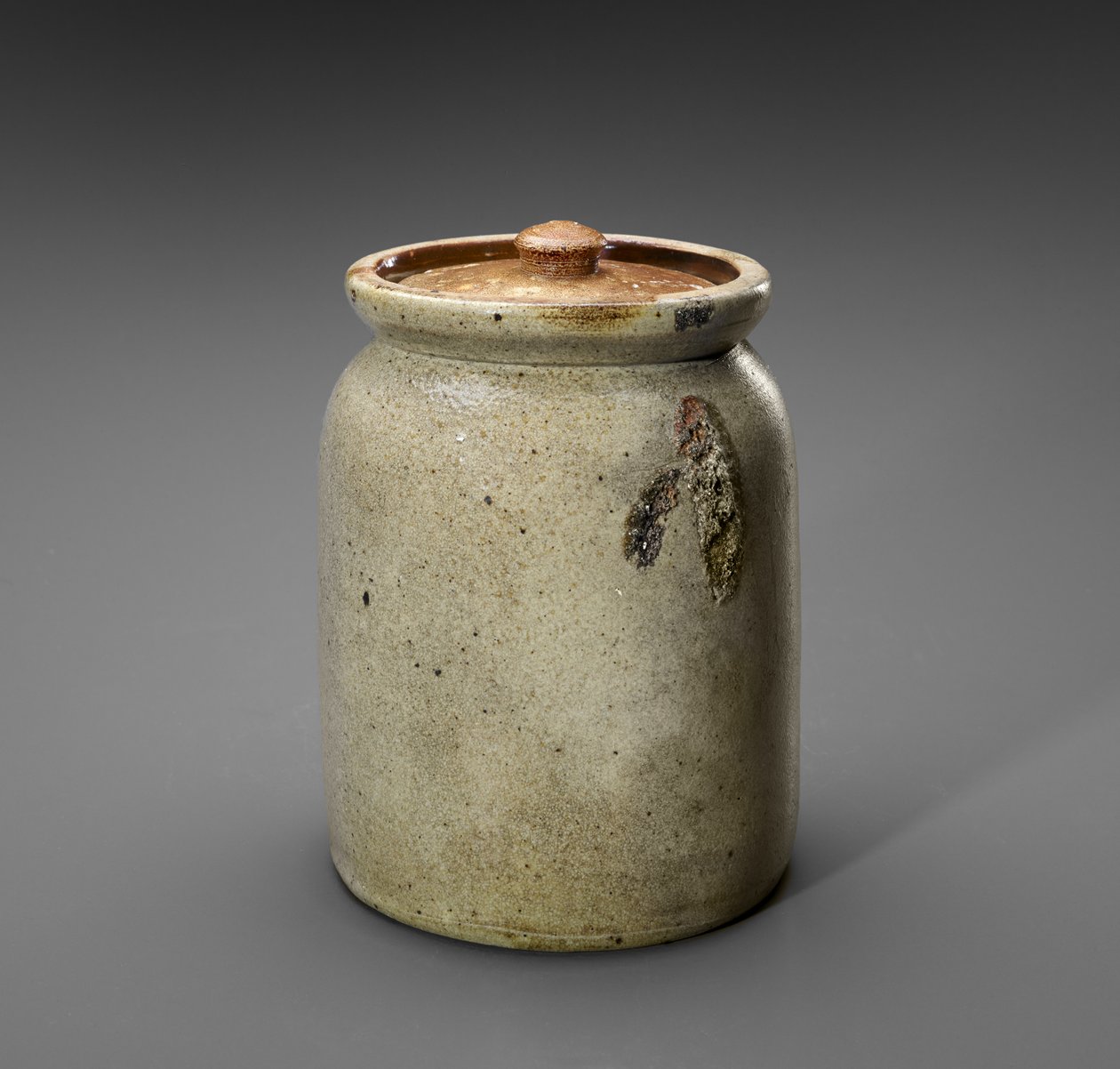 Jar, c. 1920-1935 (saltglaserat stengods) av Rhonesboro Pottery Company (attr.to)